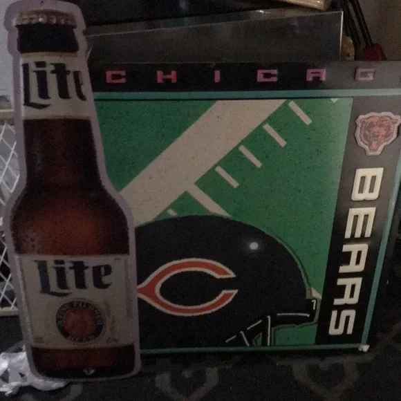 COPY - Old miller light Chicago Bear 🐻 sign
